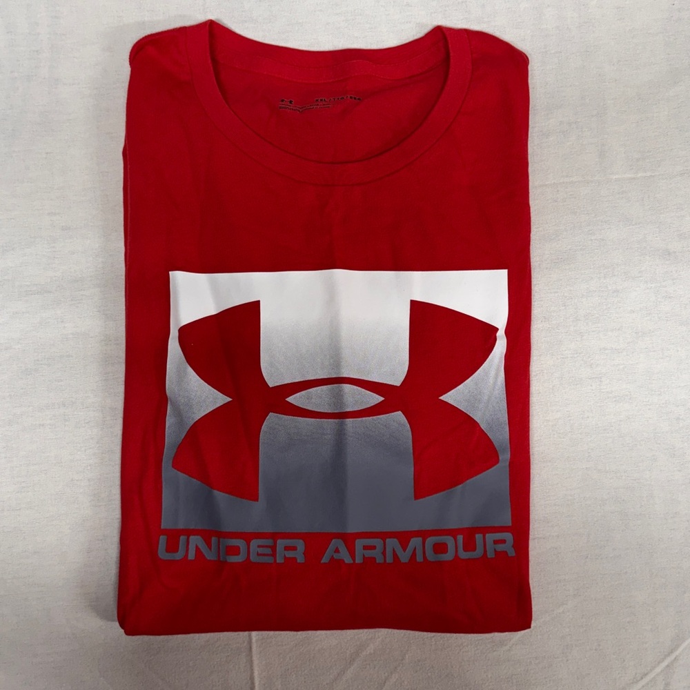 Under Armour T-shirt
